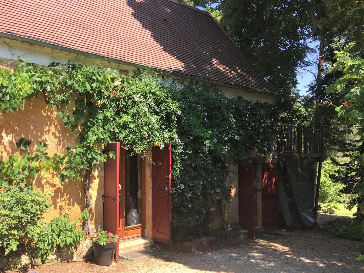 Chambres D'Hotes Les Coustilles Saint-Alvère Exterior foto
