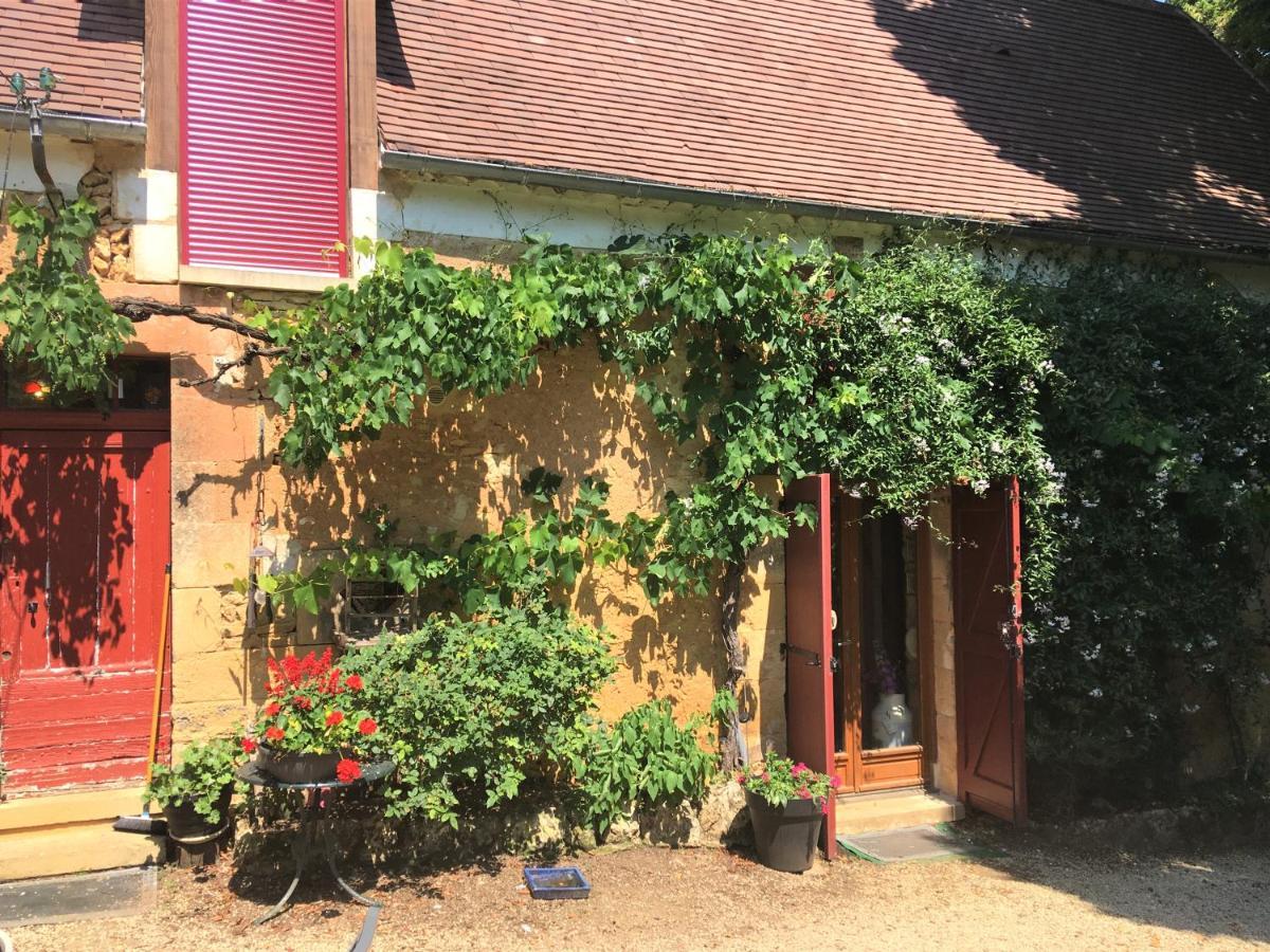 Chambres D'Hotes Les Coustilles Saint-Alvère Exterior foto